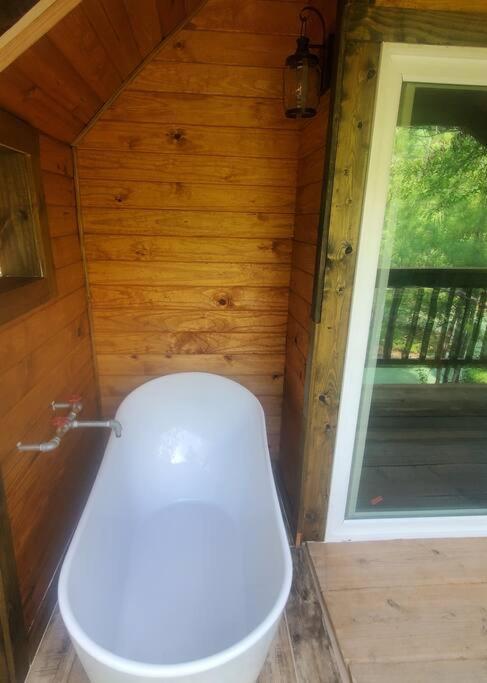 Waterfront Treehouse In A Magical Forest Waller Exteriér fotografie